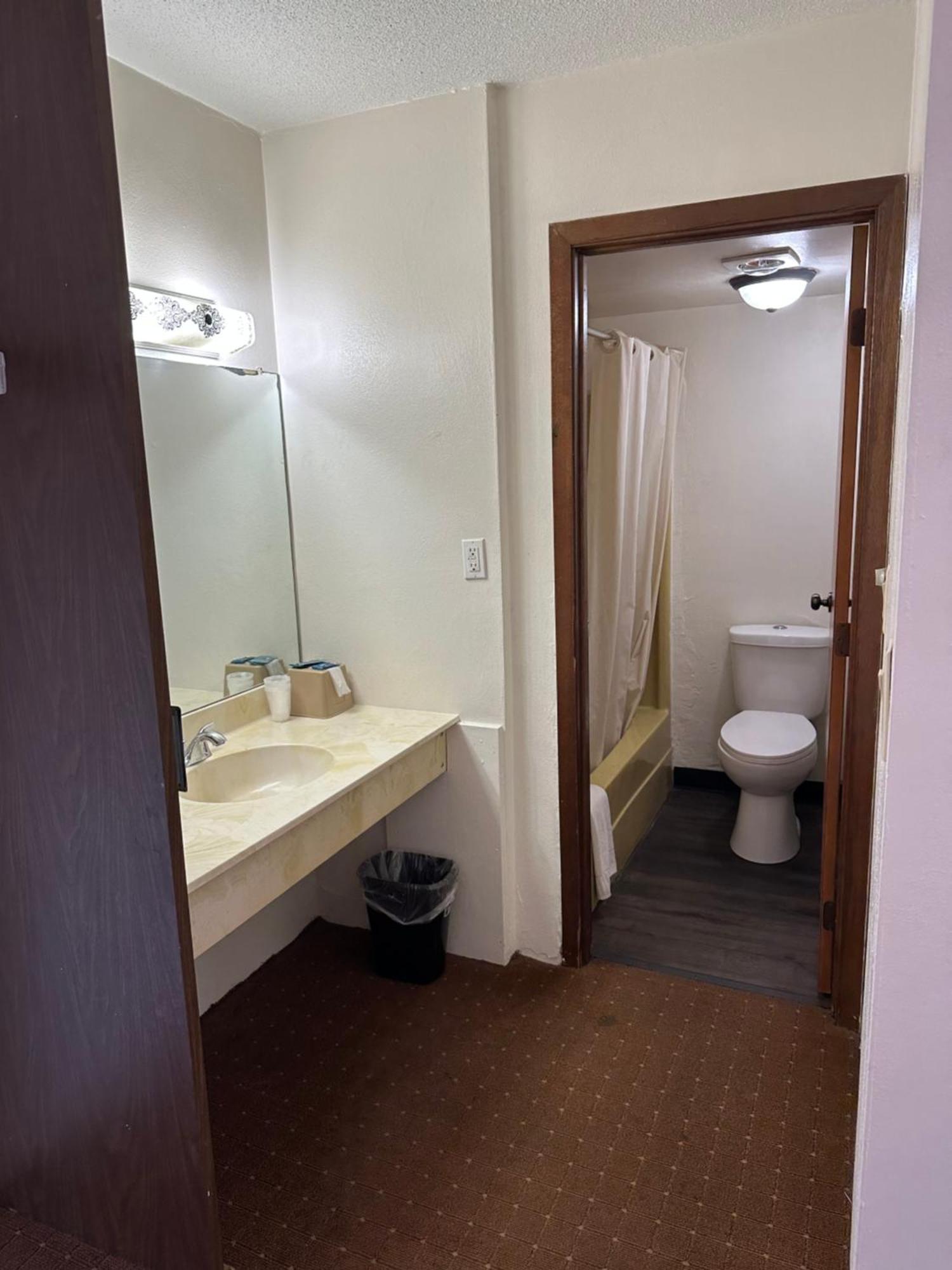 Budget Inn Motel Storm Lake Ngoại thất bức ảnh