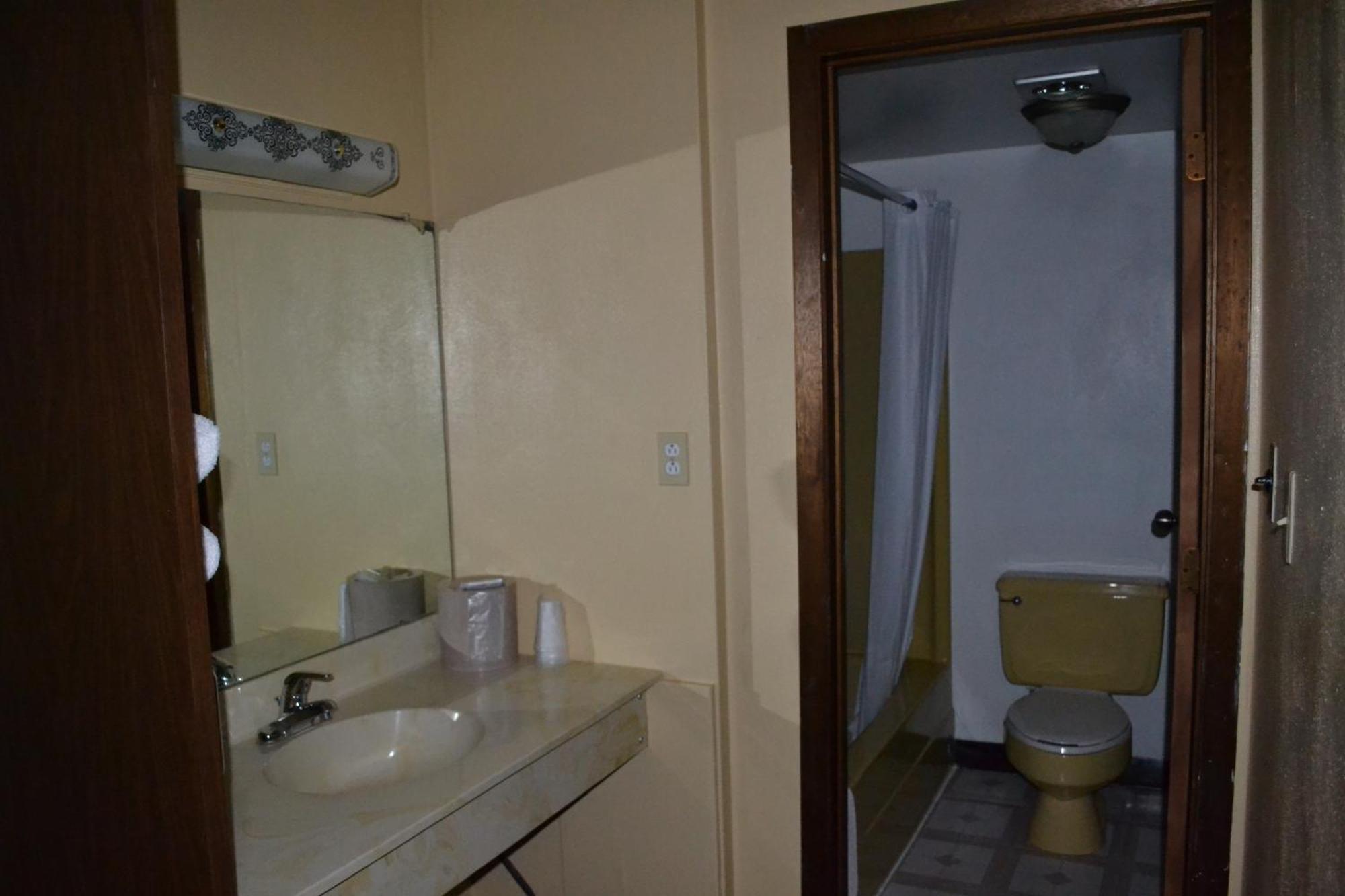 Budget Inn Motel Storm Lake Ngoại thất bức ảnh